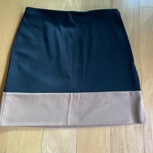 Ann Taylor Black and Tan Skirt, Size 6